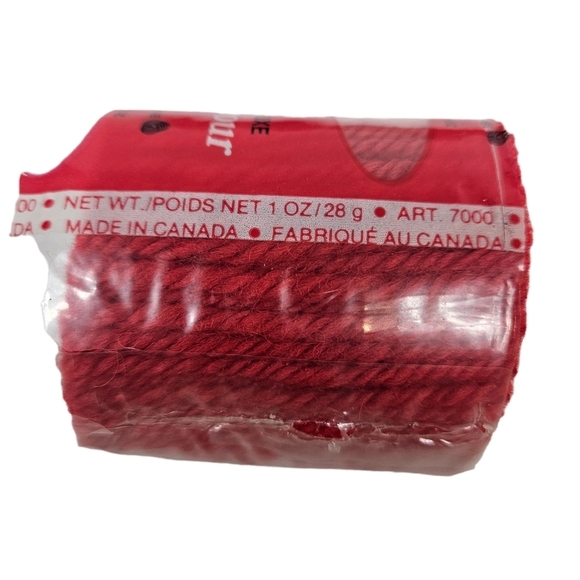 NWT Vintage Bucilla Pure Wool Latch Hook Rug Yarn Red‎ Color 4 Lot of 10 - Picture 3 of 5
